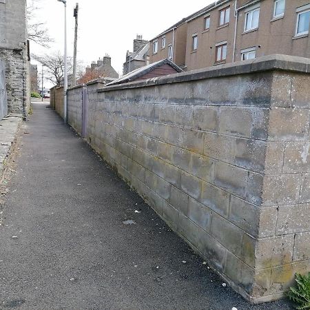 Inviting Light And Airy 3-Bed Apartment In Wick Wick  Exterior foto